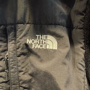 The North Face Denali jacket. Medium.
Nice overall condition.